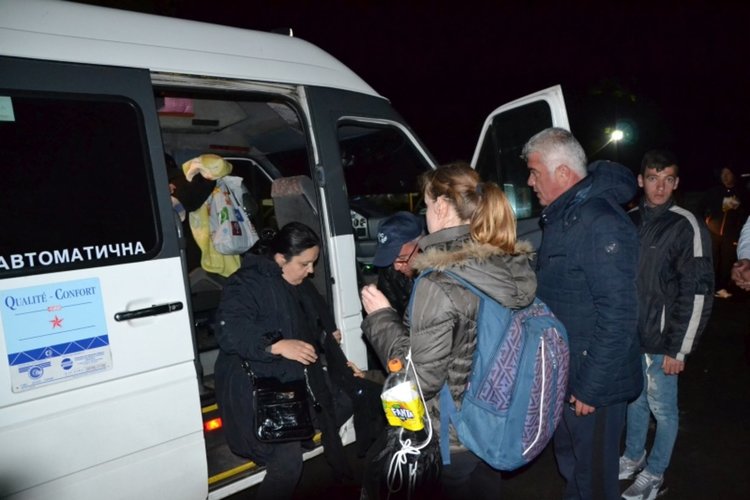 Хиляди търсиха изцерение край извора на Дамбалъ