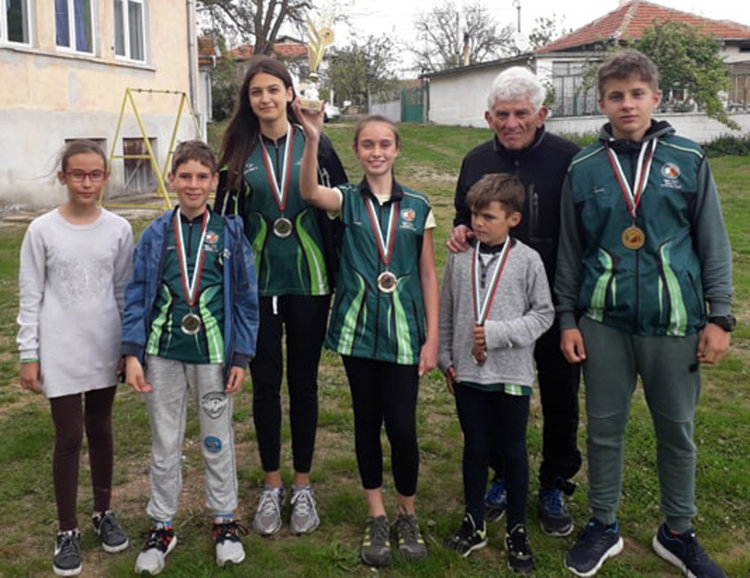 "Компас 1994" е бронзов медалист отборно в  Купа "Марица Изток"