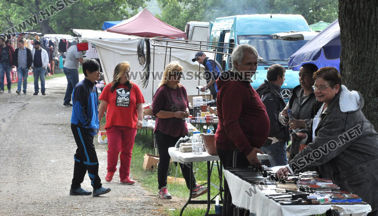 Десетки чевермета се въртят за празника Хъдърлез