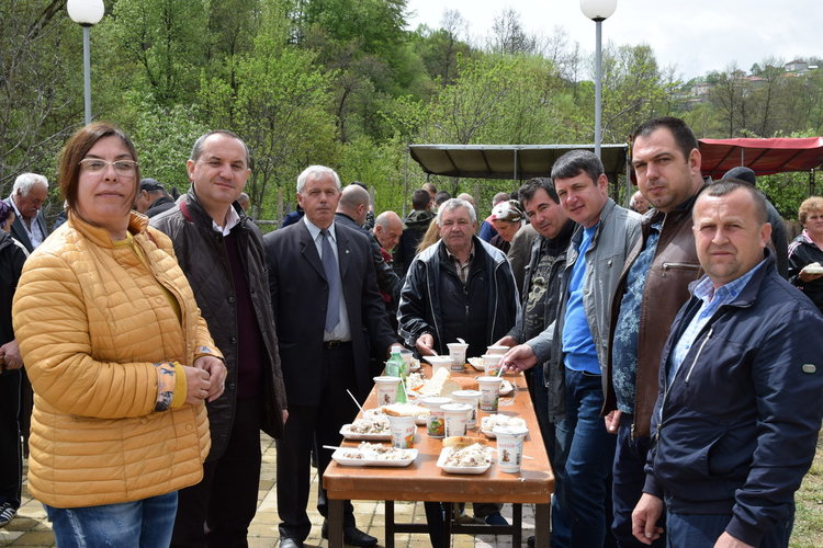 Падина събра хиляди на курбан за здраве и благоденствие 
