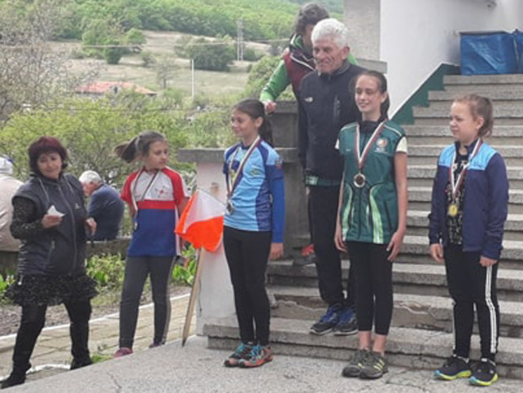 "Компас 1994" е бронзов медалист отборно в  Купа "Марица Изток"