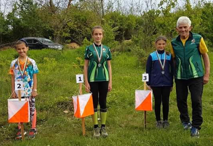 "Компас 1994" е бронзов медалист отборно в  Купа "Марица Изток"