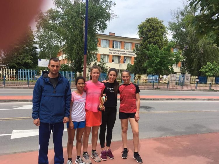 Три отбора на "Златаров" отиват на финалите на Ученическите игри