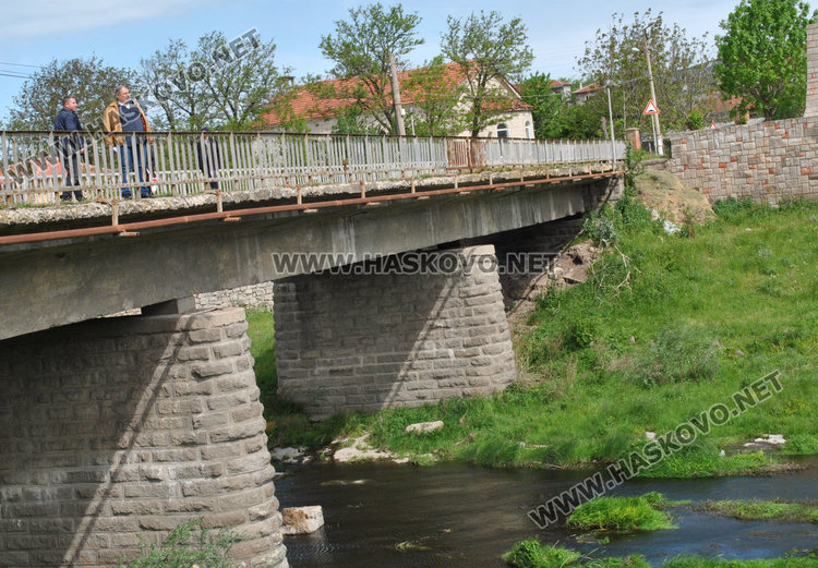 От 2 до 20 бона глоба за общините при непочистени речни корита