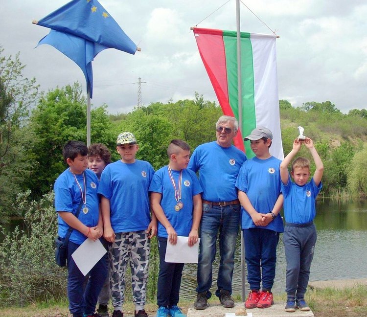 Купата за най-висок рейтинг в ръцете на димитровградските корабомоделисти