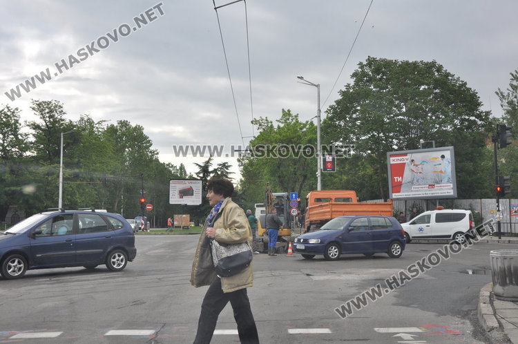 ВиК авария остави на сухо живеещи в блокове по бул. "Съединение"