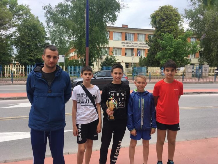 Три отбора на "Златаров" отиват на финалите на Ученическите игри