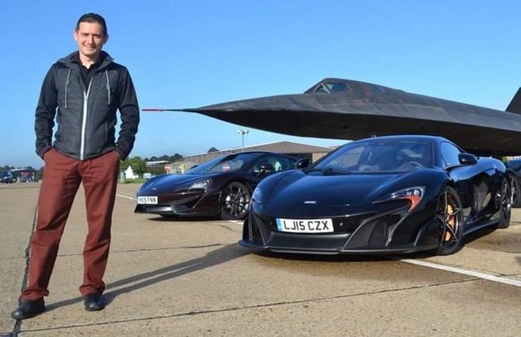 Сн.: Фейсбук на Алекс Алексиев