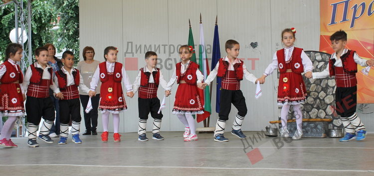 Димитровградски малчугани пяха и танцуваха в деня на Европа