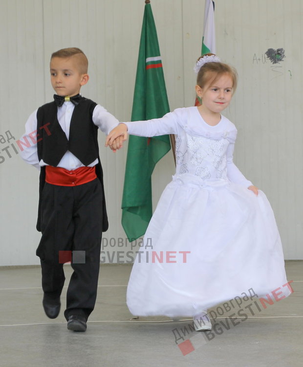 Димитровградски малчугани пяха и танцуваха в деня на Европа