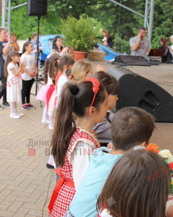 Димитровградски малчугани пяха и танцуваха в деня на Европа