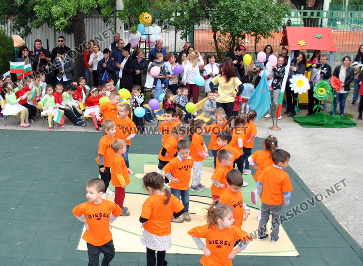 С тържество откриха нова спортна площадка в градина "Зорница"