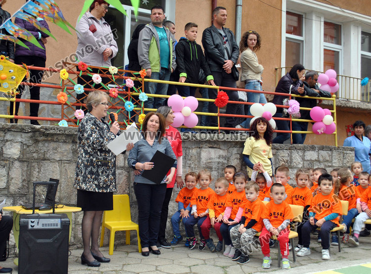 С тържество откриха нова спортна площадка в градина "Зорница"