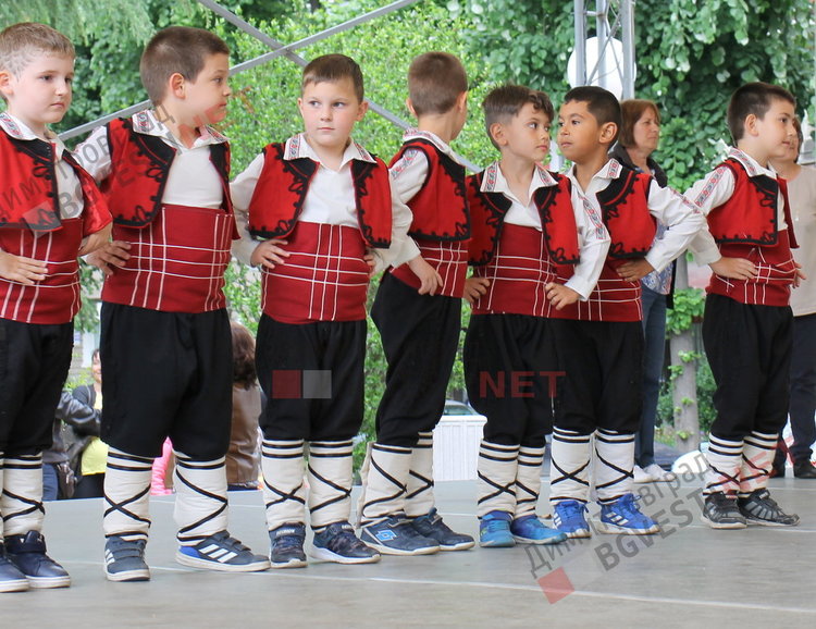 Димитровградски малчугани пяха и танцуваха в деня на Европа