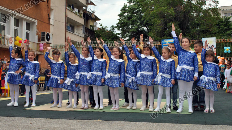 С тържество откриха нова спортна площадка в градина "Зорница"