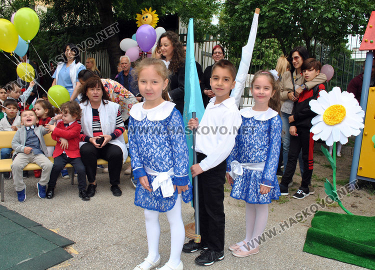 С тържество откриха нова спортна площадка в градина "Зорница"