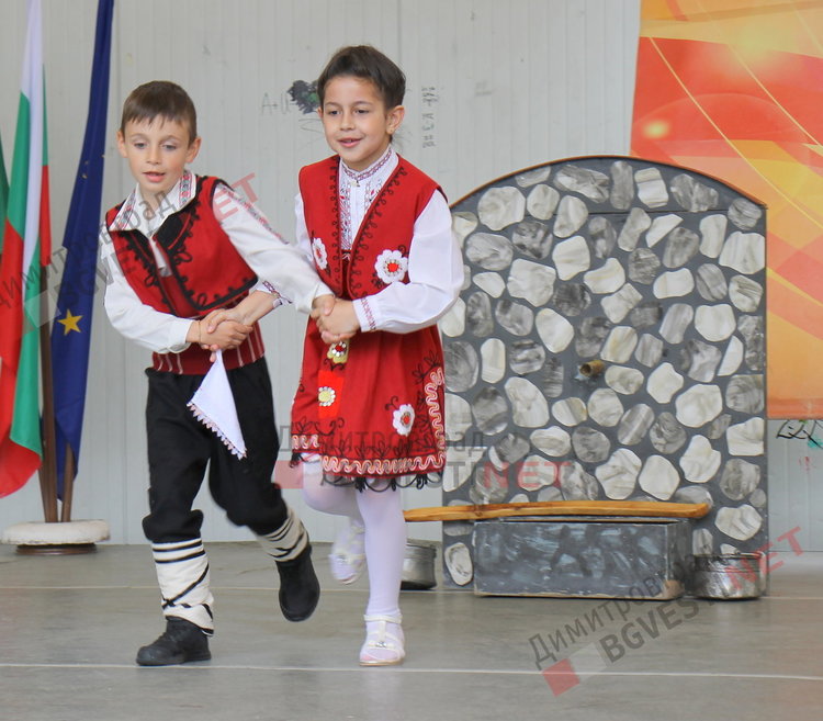 Димитровградски малчугани пяха и танцуваха в деня на Европа