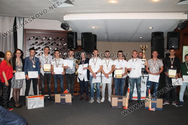 Царската гимназия в Хасково е златен медалист от Национално състезание по Горски многобой