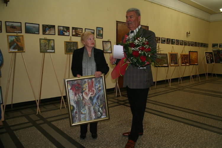 Д-р Момчилова превръща своя дар от Бога в благотворителност