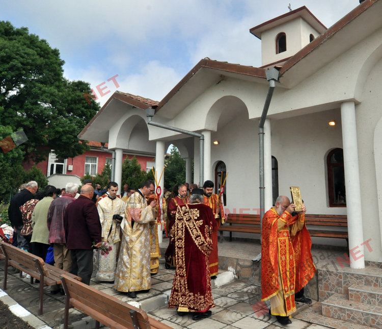 В с. Длъгнево се радват на свой храм след 91 години чакане
