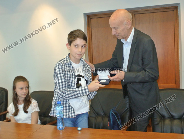 Ученици от Хасково заминават за обучение в Космически лагер в Измир