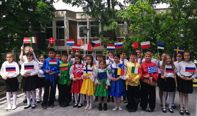 Кирилометодиевци отбелязаха 9 май