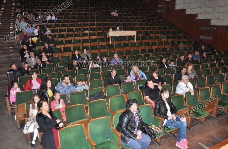 Млади таланти от 16 музикални школи  на сцената в Хасково