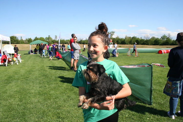 Киноложкото шоу в Първомай започна. Най-малката аджилити състезателка е 9-годишна