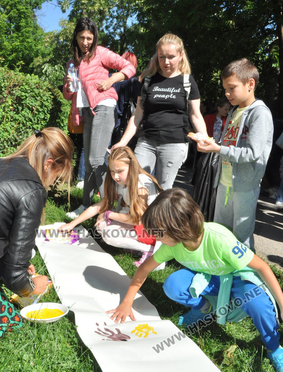 Талантите на "Климент" събират пари за интерактивна дъска