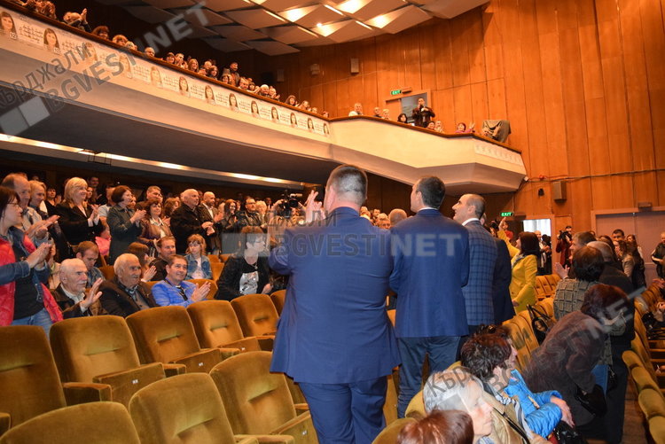 Мария Габриел в Кърджали:  ГЕРБ ще извади България от периферията на Европейския съюз