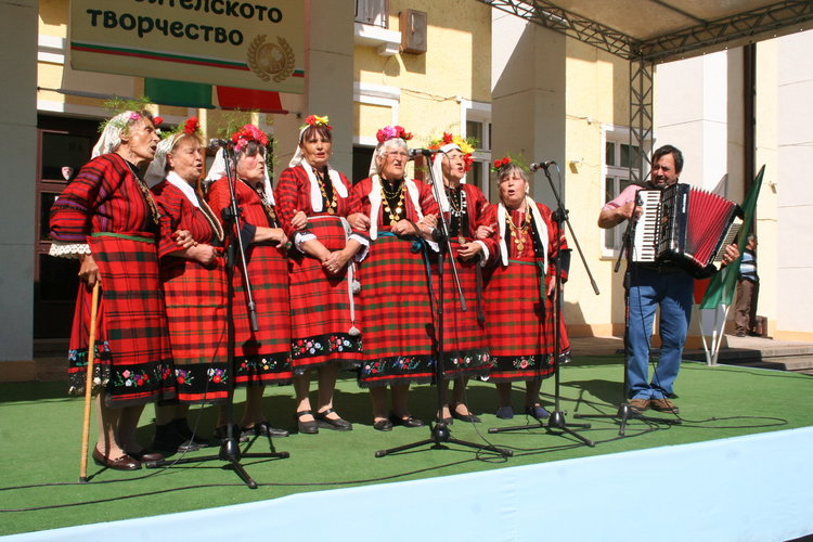 "Млади сърца" с ръководител Марияна Камова