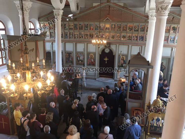 Старозагорският митрополит Киприян освети позлатения купол на църквата в Одрин