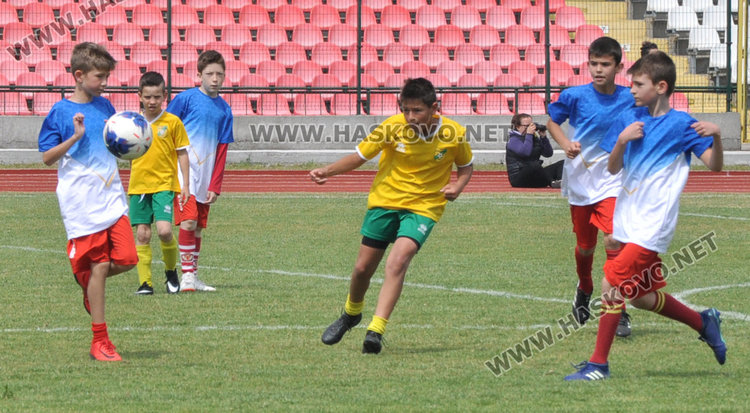 8 отбора от Хасковско във футболен турнир на стадиона на "Ямача"