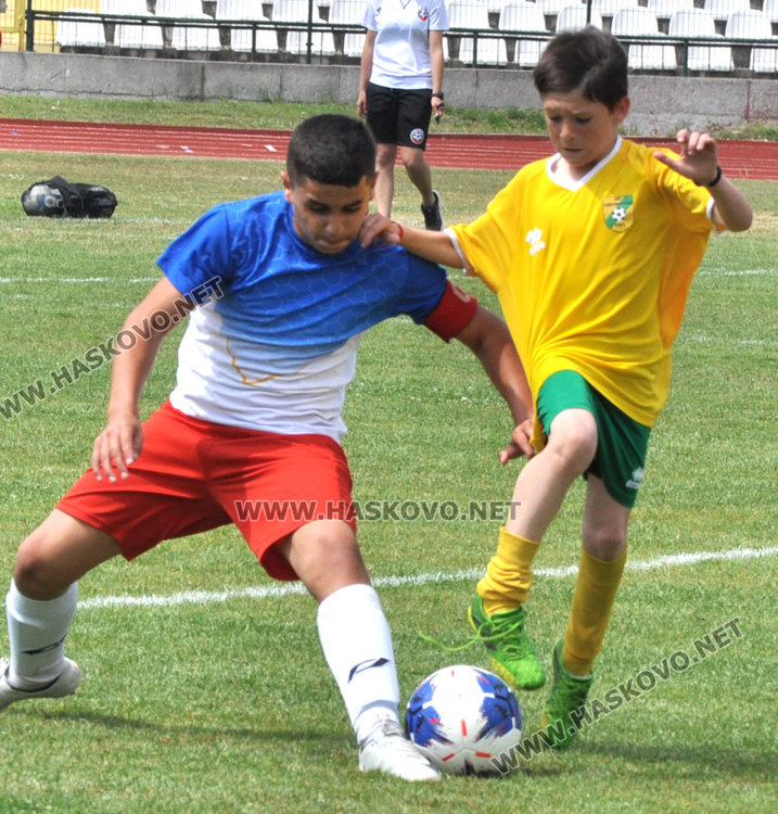8 отбора от Хасковско във футболен турнир на стадиона на "Ямача"