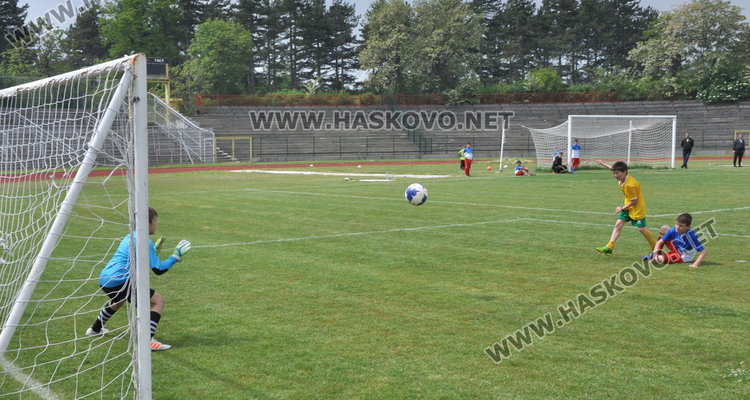 8 отбора от Хасковско във футболен турнир на стадиона на "Ямача"