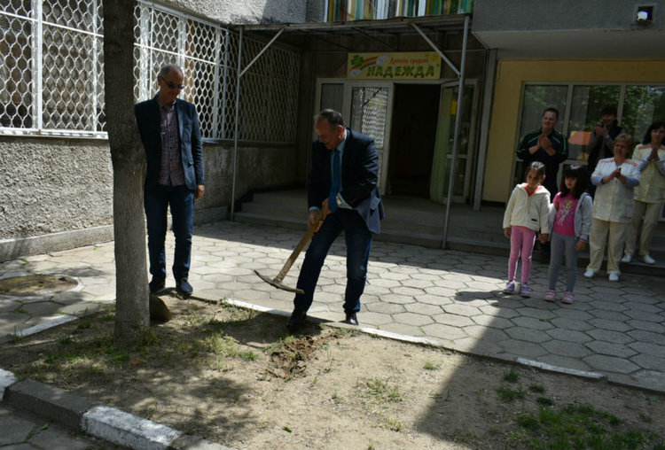 Започна ремонтът в детска градина „Надежда”