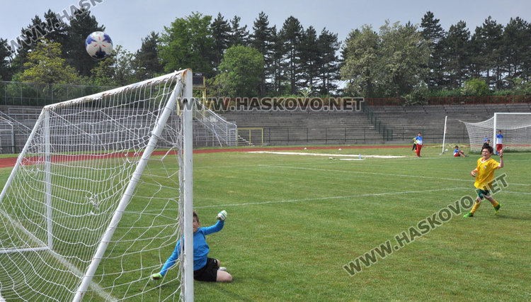 8 отбора от Хасковско във футболен турнир на стадиона на "Ямача"