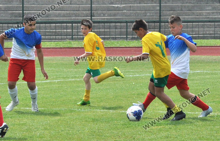 8 отбора от Хасковско във футболен турнир на стадиона на "Ямача"
