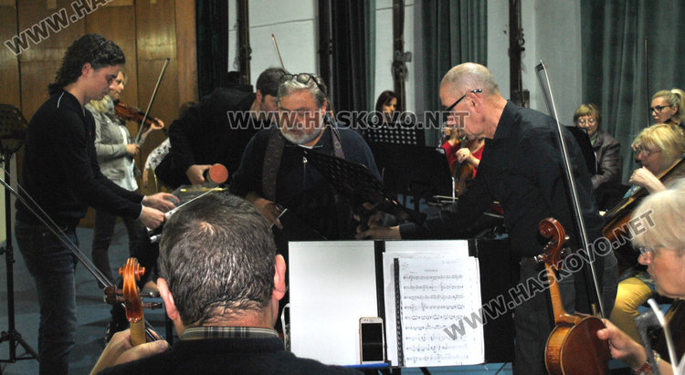 Тенорът Бойко Цветанов и валдхорнистът Ясен Теодосиев направиха първата си репетиция в Хасково