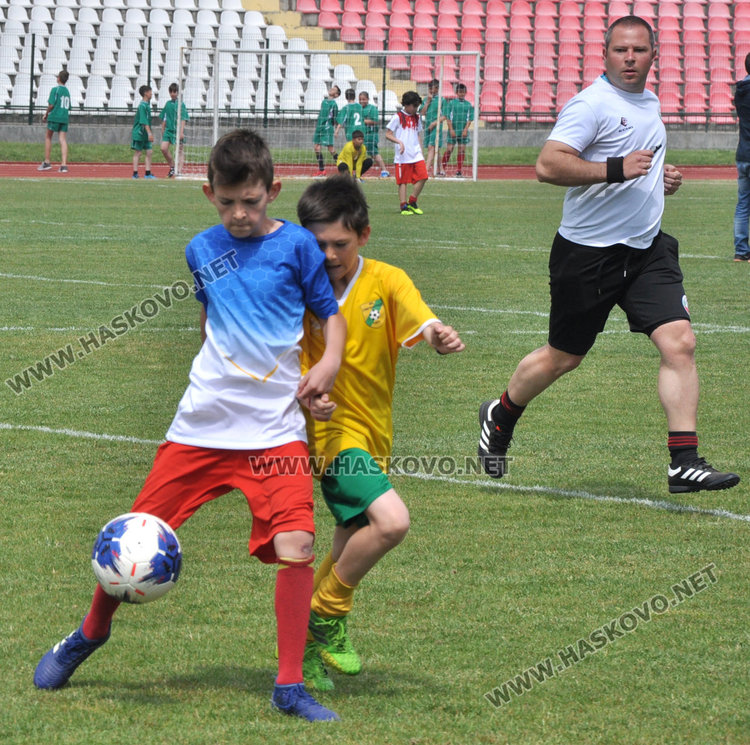 8 отбора от Хасковско във футболен турнир на стадиона на "Ямача"