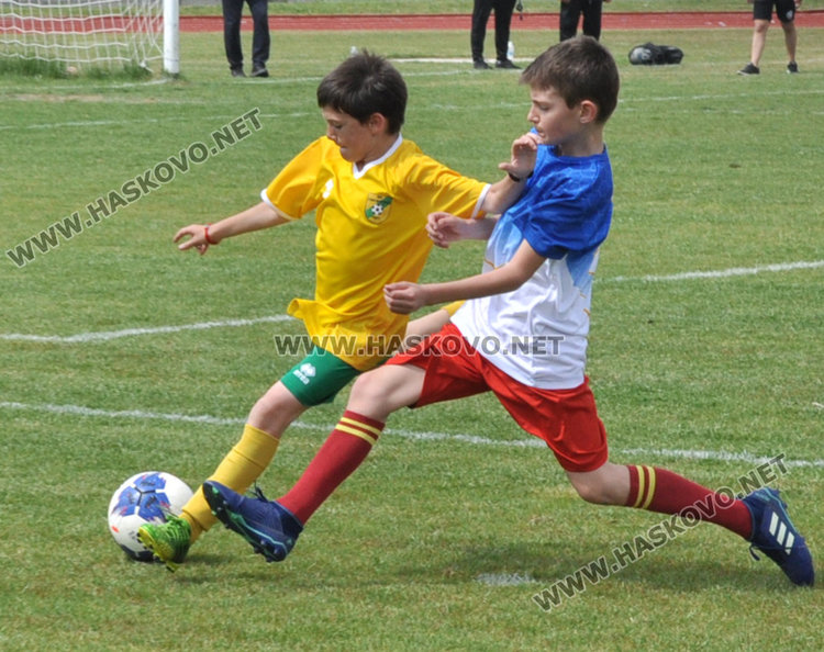 8 отбора от Хасковско във футболен турнир на стадиона на "Ямача"