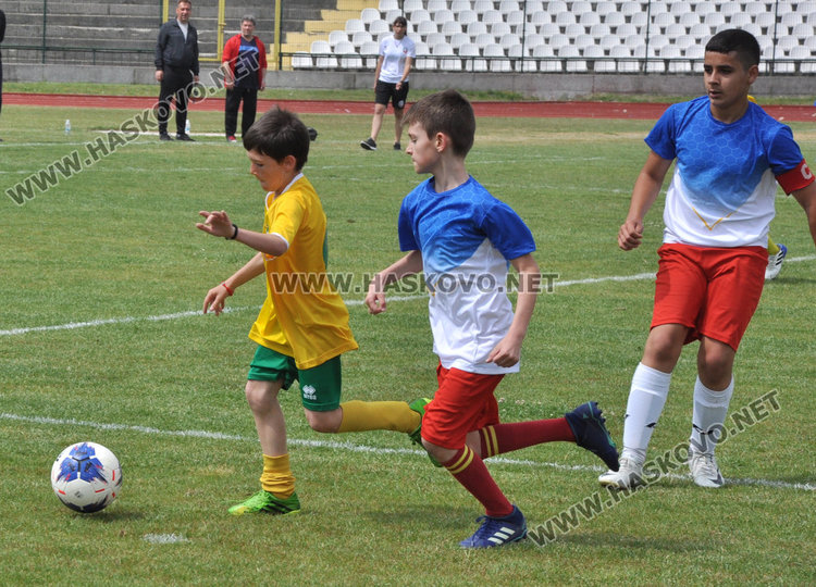 8 отбора от Хасковско във футболен турнир на стадиона на "Ямача"