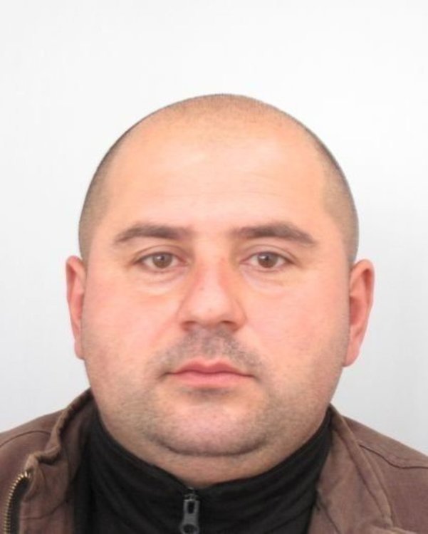 Местните в Костенец: Издирваният за убийството на жена си Стоян Зайков е избягал в чужбина