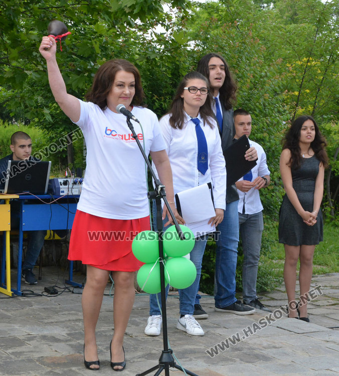 В Царската гимназия връчиха две награди „Достоен Асеновец“