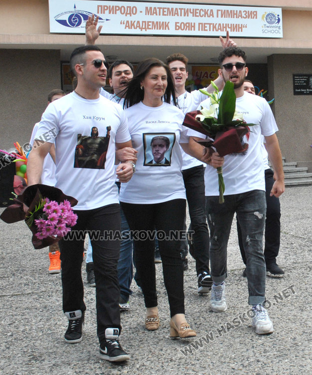 Випуск 2019-та на ПМГ си тръгва от училище с благотворителна кауза