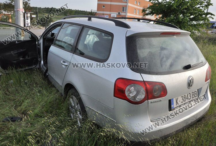 Пасат се разби между Бадема и Болярово, жена е в болница