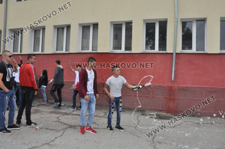 Последният звънец удари за 123-ма в Гимназията по туризъм в Хасково