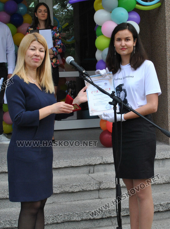 Гергана Петроваа и Галина Гочева /вдясно/