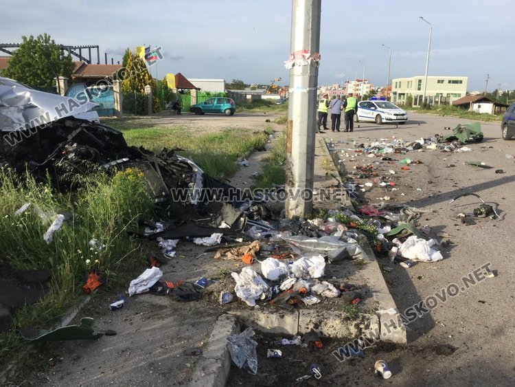 Пасат се разби между Бадема и Болярово, жена е в болница
