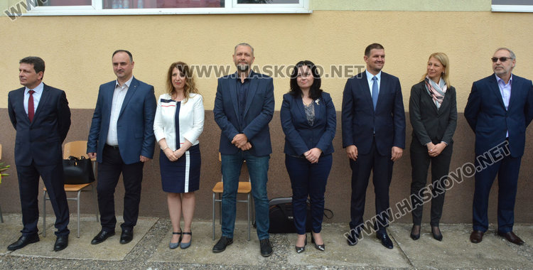 Випуск 2019 на Езиковата: Където и да пътувате, връщайте се тук, защото промяната започва от нас!